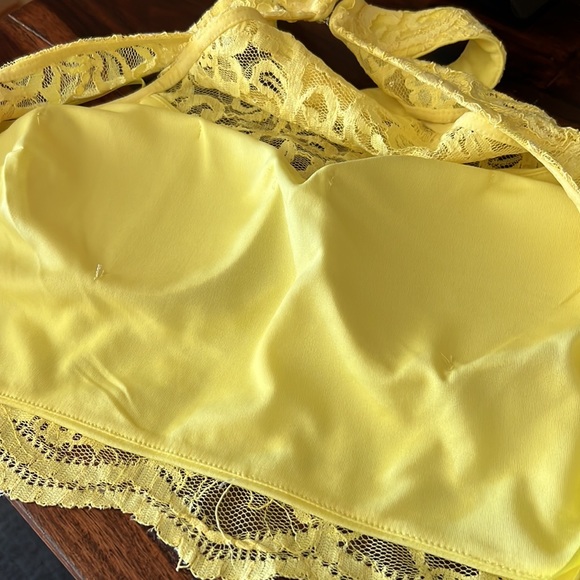 NWT Windsor Yellow Lace Halter Crop Top + Clear Sequins Size Small 5 - Picture 9 of 15